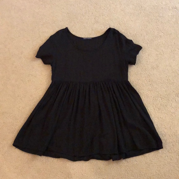 Brandy Melville Dresses & Skirts - Brandy Melville black flowy dress!!
